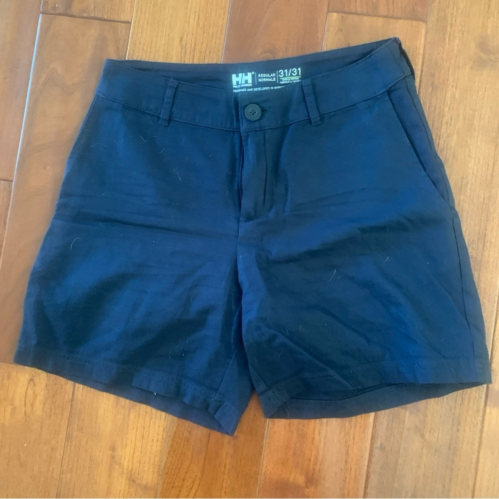 Helly Hansen Shorts Women's Size 31 Navy Blue Chino Flat Front Belt Loops Pocket